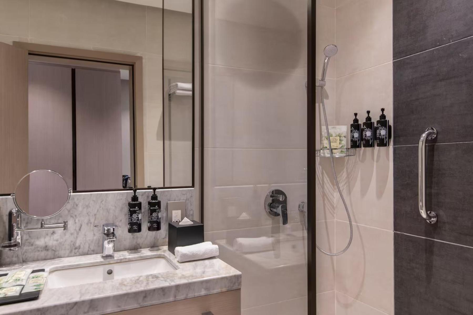 Ramada By Wyndham Riyadh King Fahd Road Exterior photo