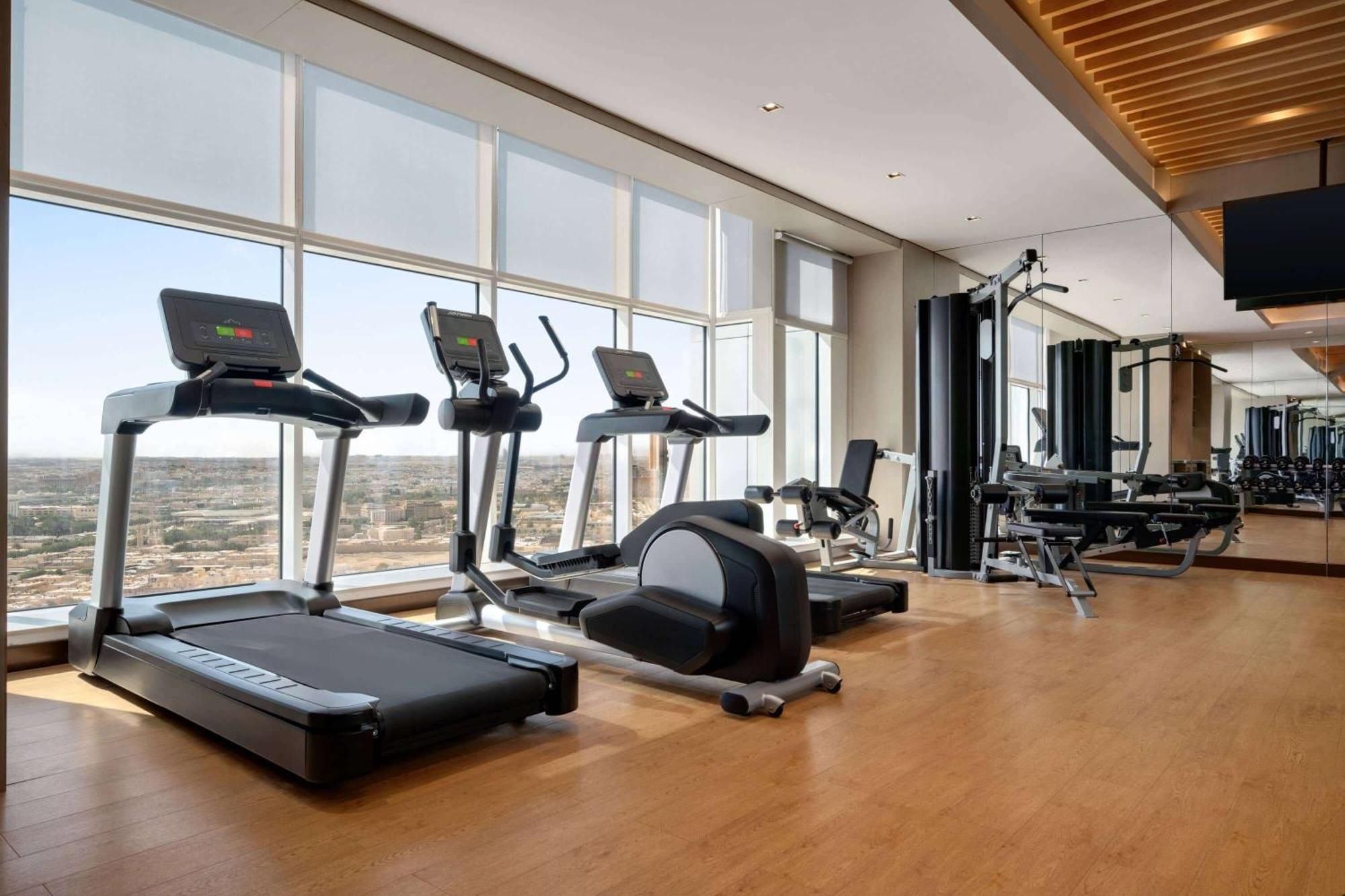 Ramada By Wyndham Riyadh King Fahd Road Exterior photo A gym at a hotel